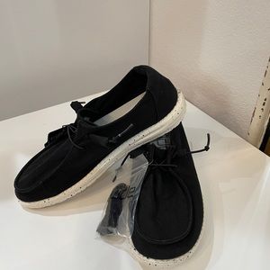 NWT Hey Dude - Wendy style, black size 8
